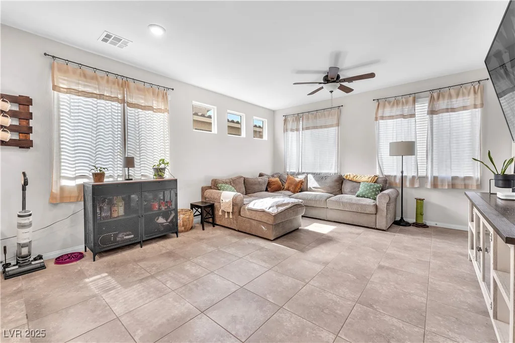 4332 Stardusk Falls, North Las Vegas, NV 89084