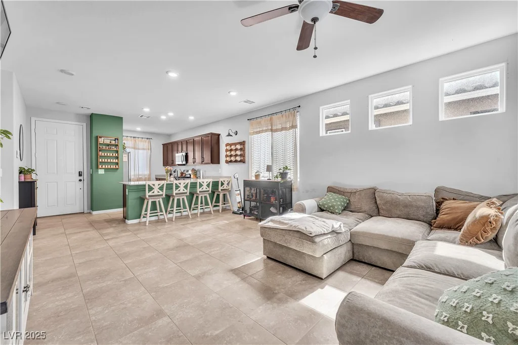 4332 Stardusk Falls, North Las Vegas, NV 89084