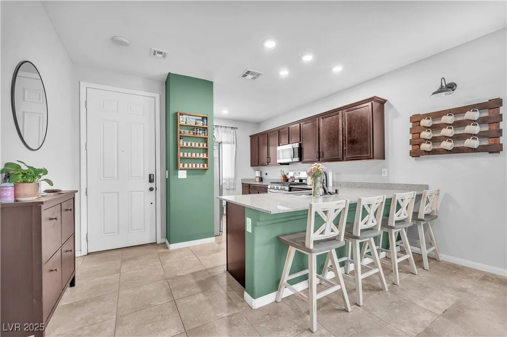 4332 Stardusk Falls, North Las Vegas, NV 89084