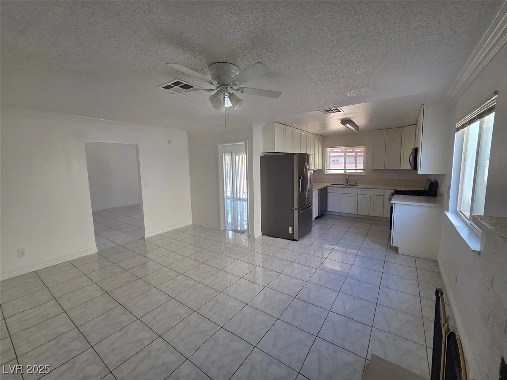 6402 Agua, Las Vegas, NV 89103