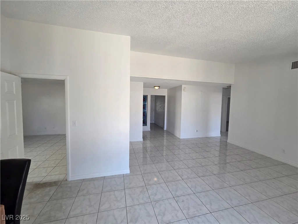 6402 Agua, Las Vegas, NV 89103