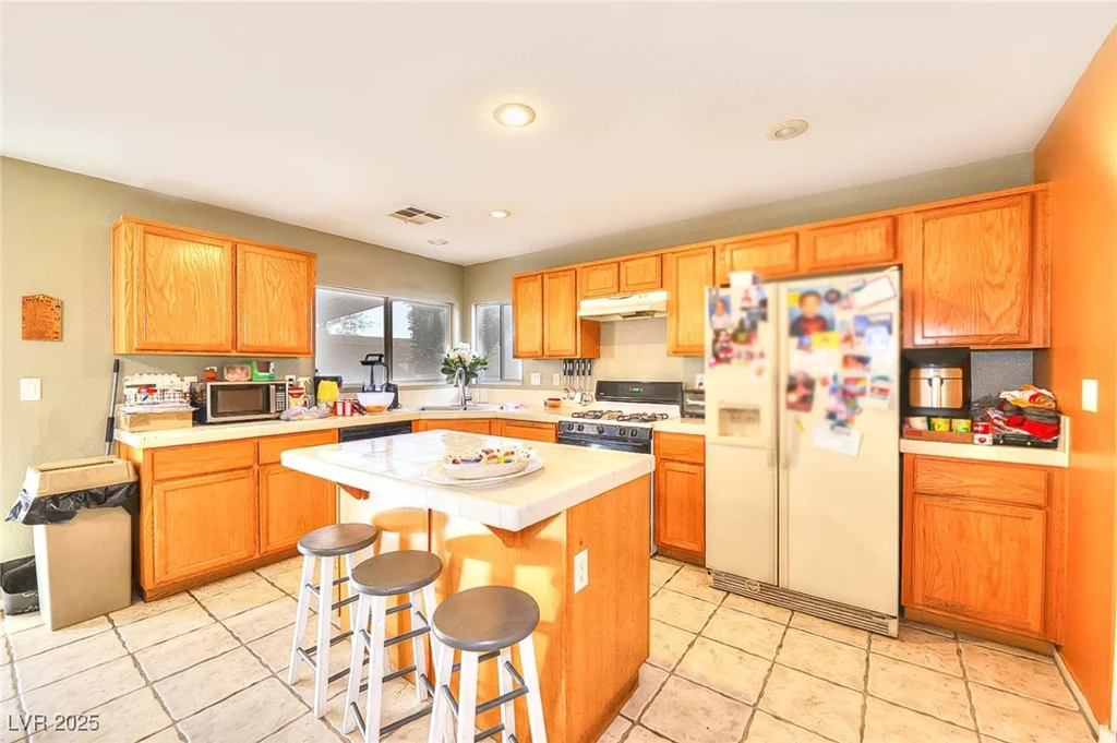 9879 Jazzy June, Las Vegas, NV 89183