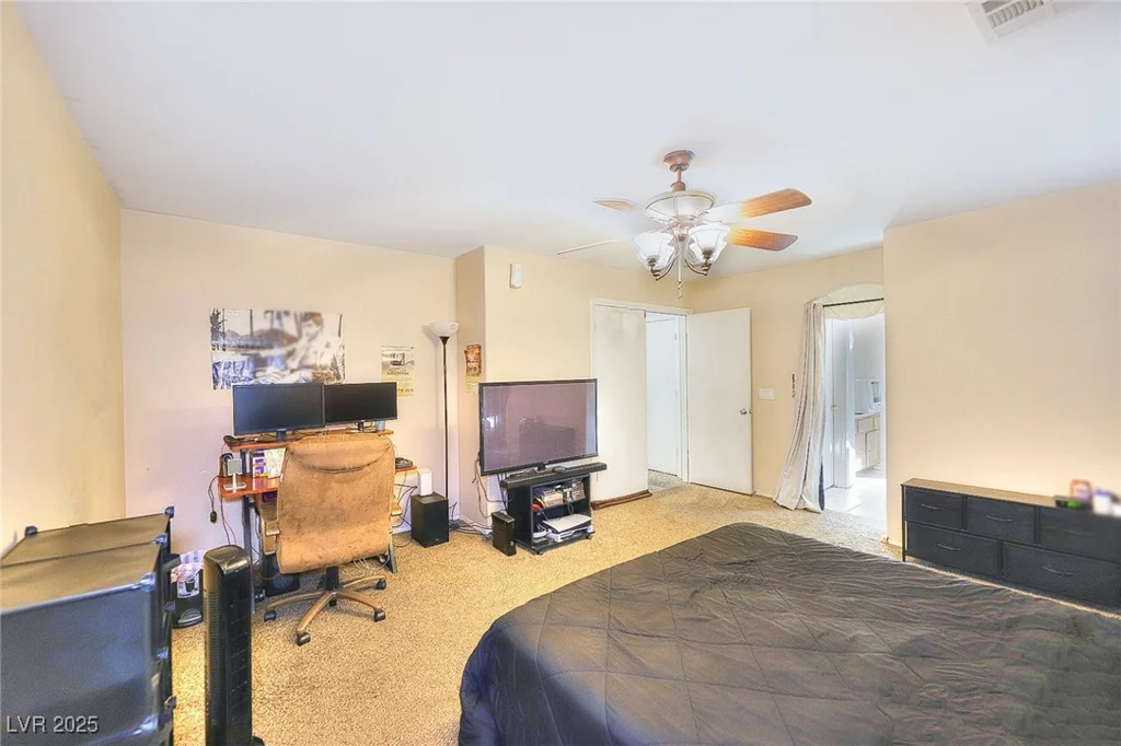 9879 Jazzy June, Las Vegas, NV 89183