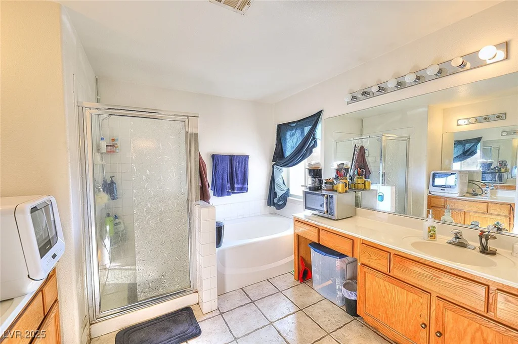 9879 Jazzy June, Las Vegas, NV 89183