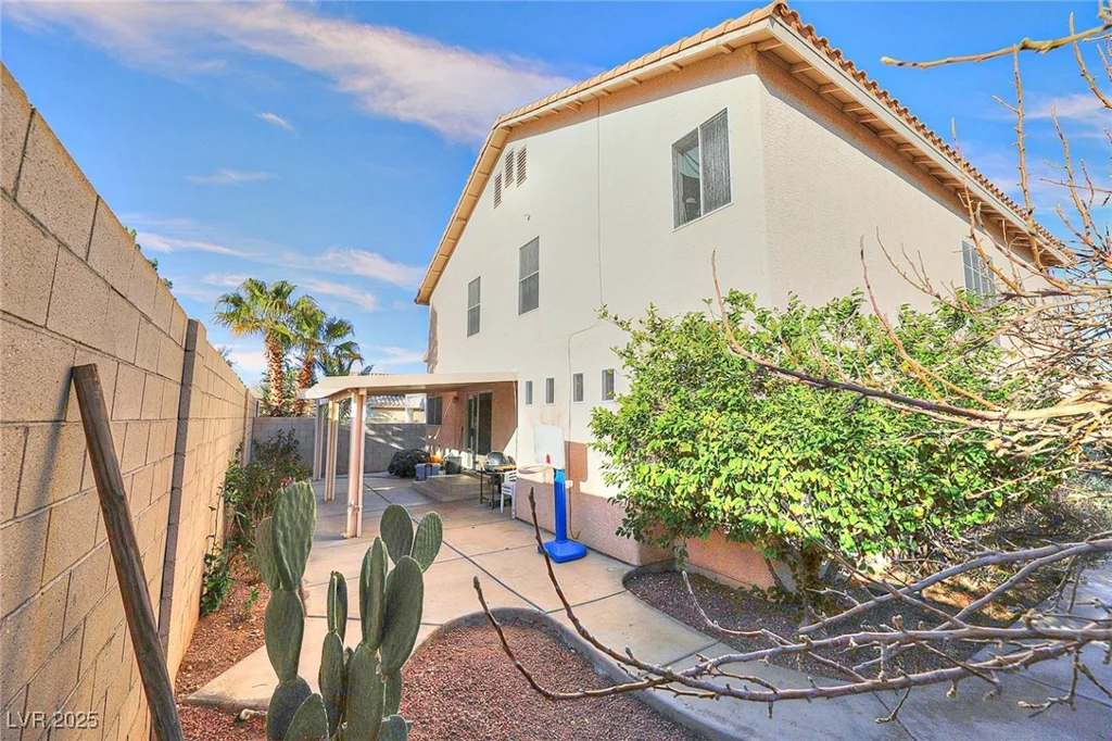 9879 Jazzy June, Las Vegas, NV 89183