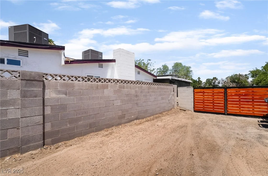 5617 Alfred, Las Vegas, NV 89108