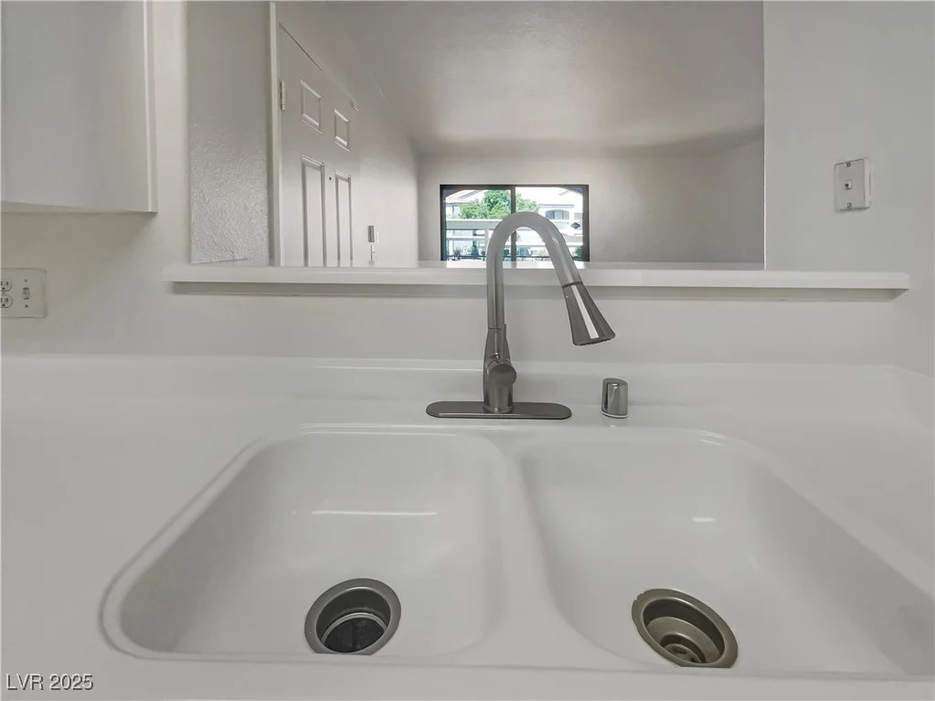 950 Seven Hills, Henderson, NV 89052