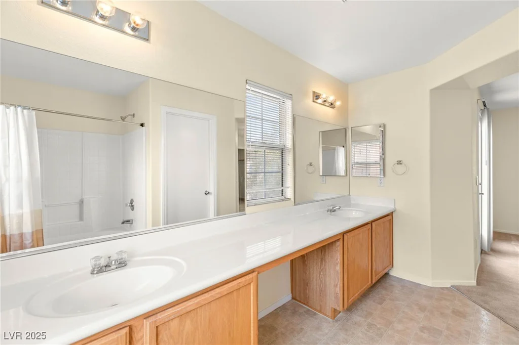 10437 Coyote Cub, Las Vegas, NV 89129