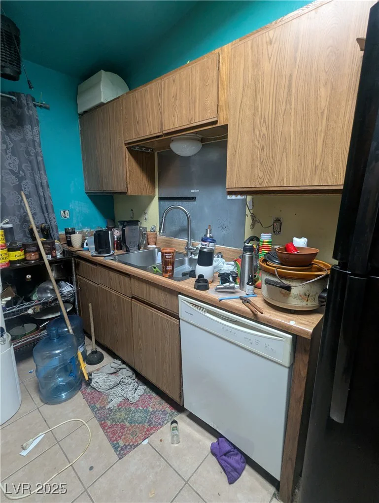 4238 Rollingstone, Las Vegas, NV 89103
