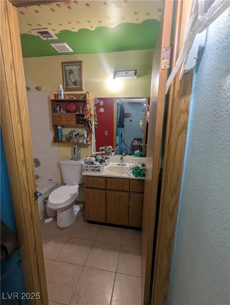 4238 Rollingstone, Las Vegas, NV 89103