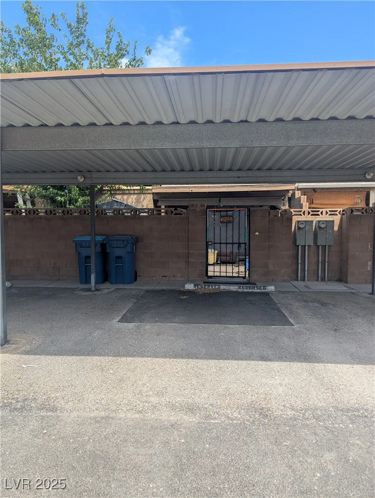 4238 Rollingstone, Las Vegas, NV 89103