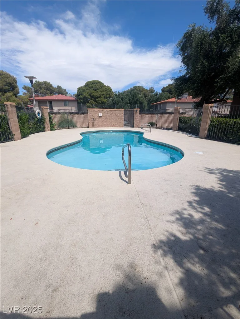 4238 Rollingstone, Las Vegas, NV 89103