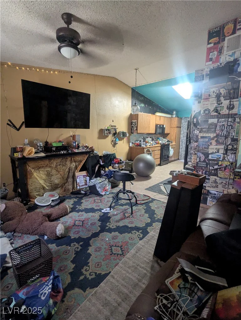 4238 Rollingstone, Las Vegas, NV 89103
