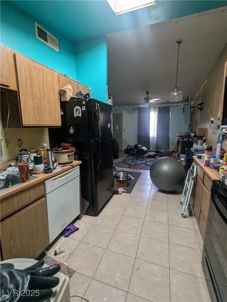 4238 Rollingstone, Las Vegas, NV 89103