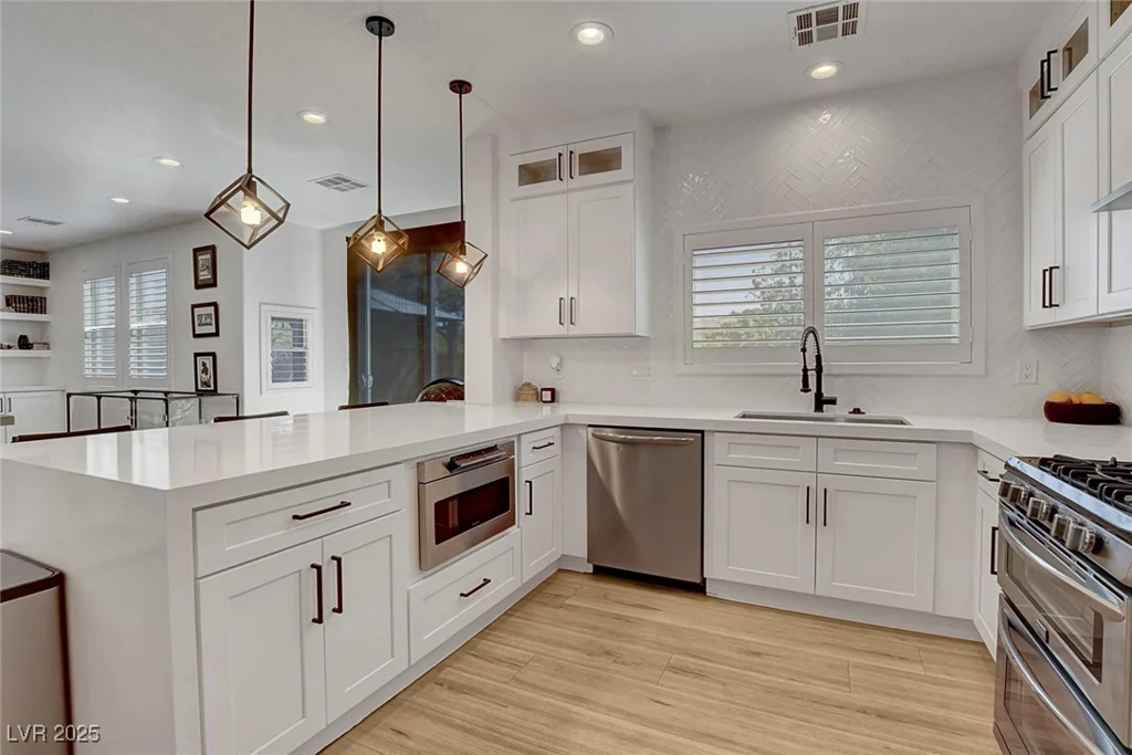 3310 Hillside Garden, Las Vegas, NV 89135