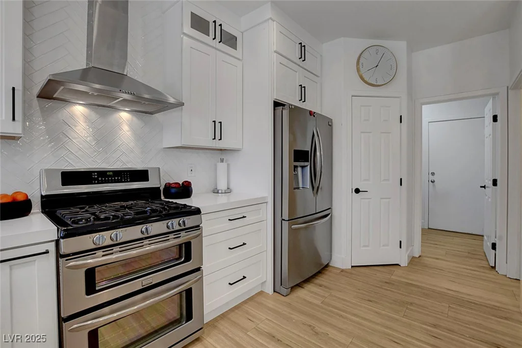 3310 Hillside Garden, Las Vegas, NV 89135
