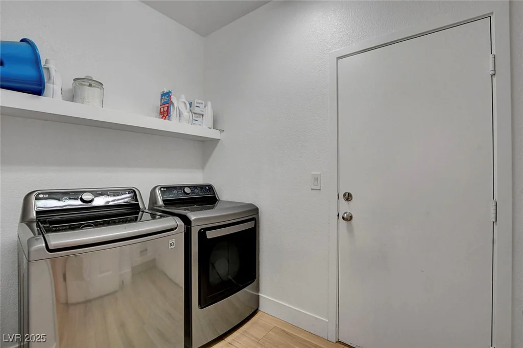 3310 Hillside Garden, Las Vegas, NV 89135
