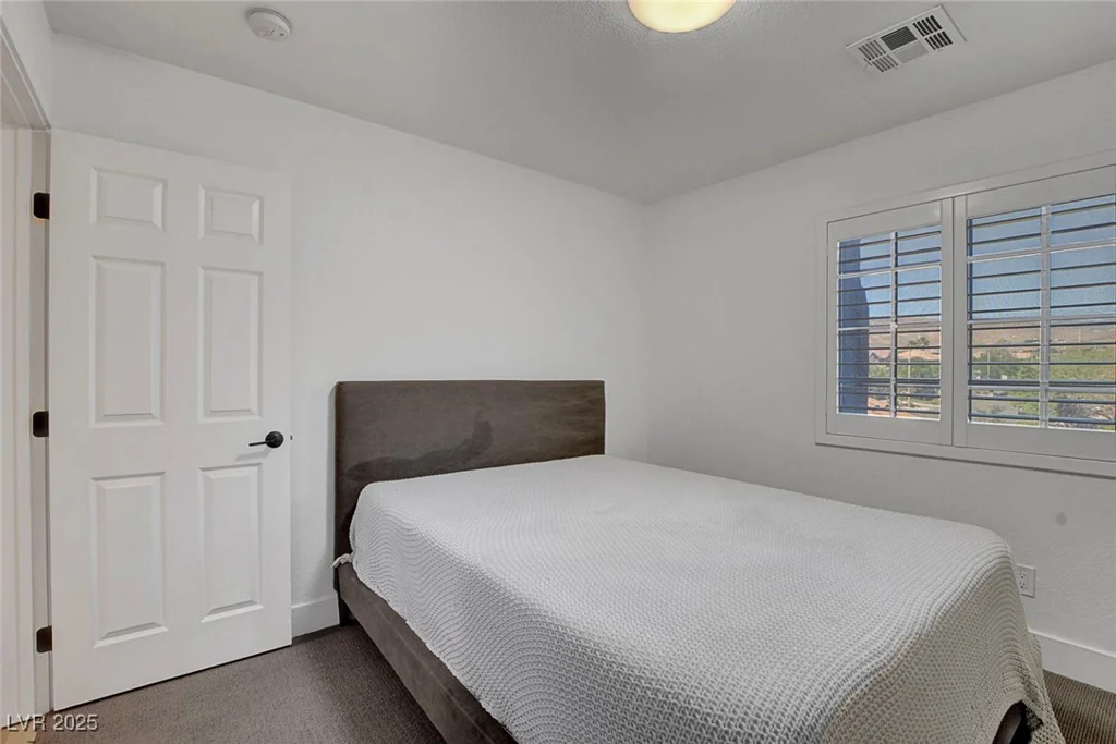 3310 Hillside Garden, Las Vegas, NV 89135