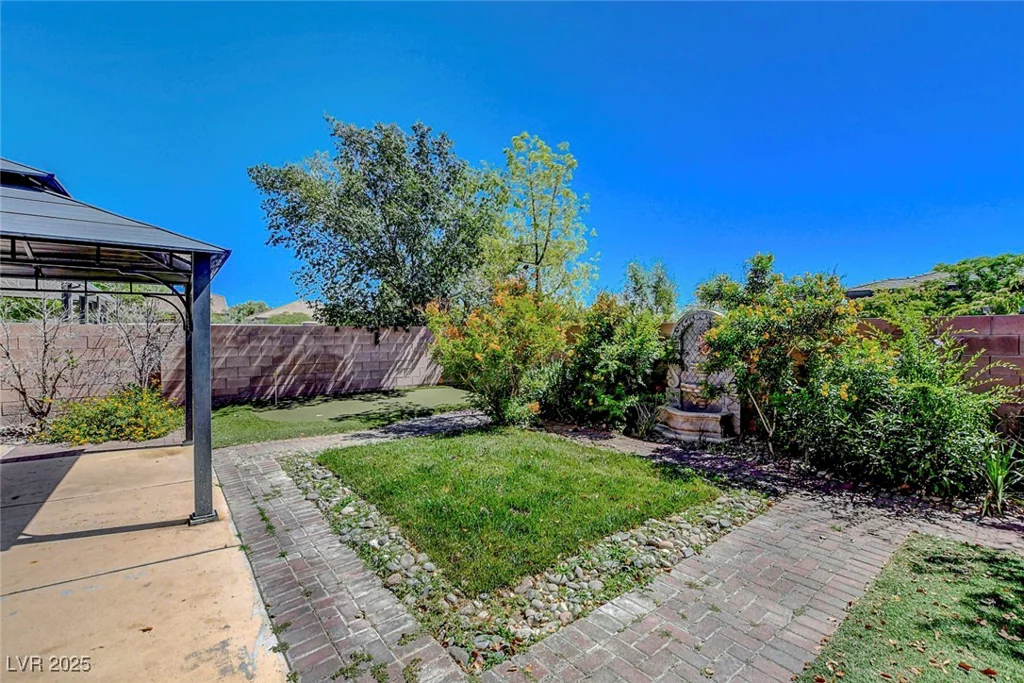 3310 Hillside Garden, Las Vegas, NV 89135