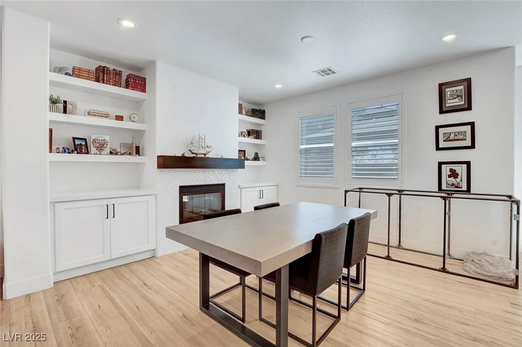 3310 Hillside Garden, Las Vegas, NV 89135