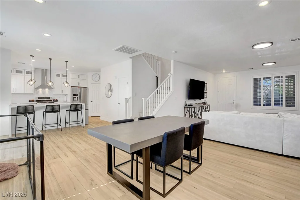 3310 Hillside Garden, Las Vegas, NV 89135
