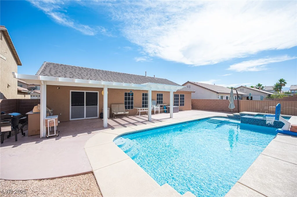 5600 Old Stable, Las Vegas, NV 89131