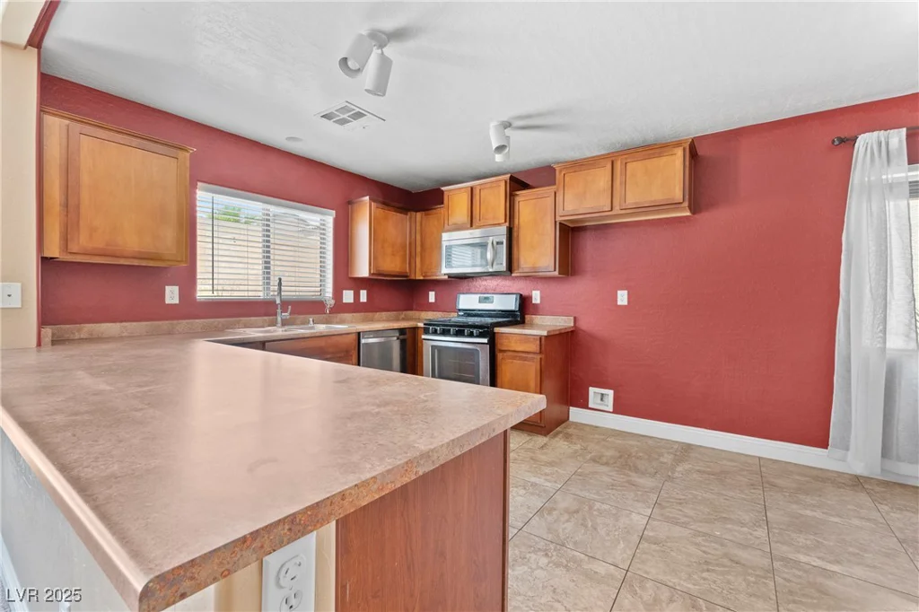 9175 Titan Hill, Las Vegas, NV 89148