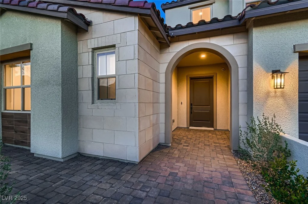 182 Robledo, Las Vegas, NV 89138
