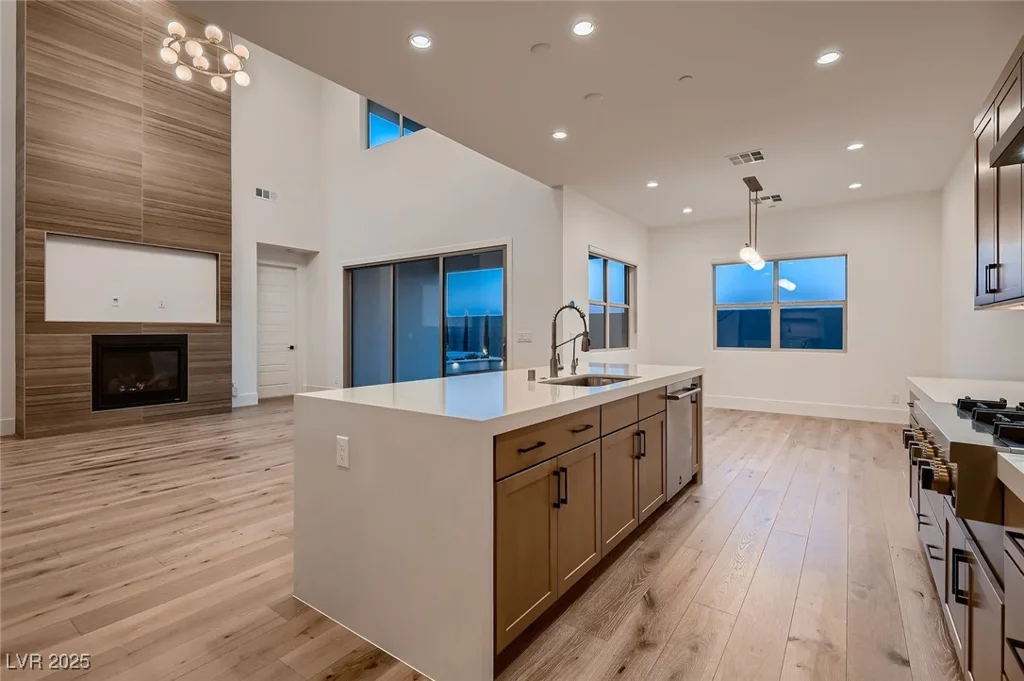 182 Robledo, Las Vegas, NV 89138