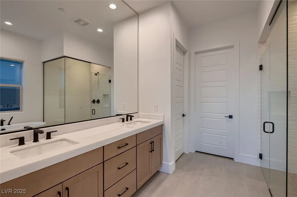 182 Robledo, Las Vegas, NV 89138