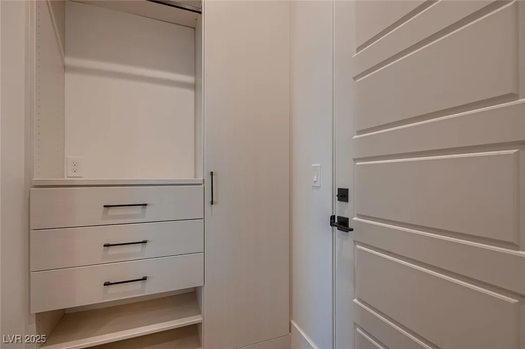 182 Robledo, Las Vegas, NV 89138