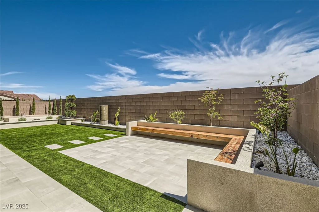 182 Robledo, Las Vegas, NV 89138