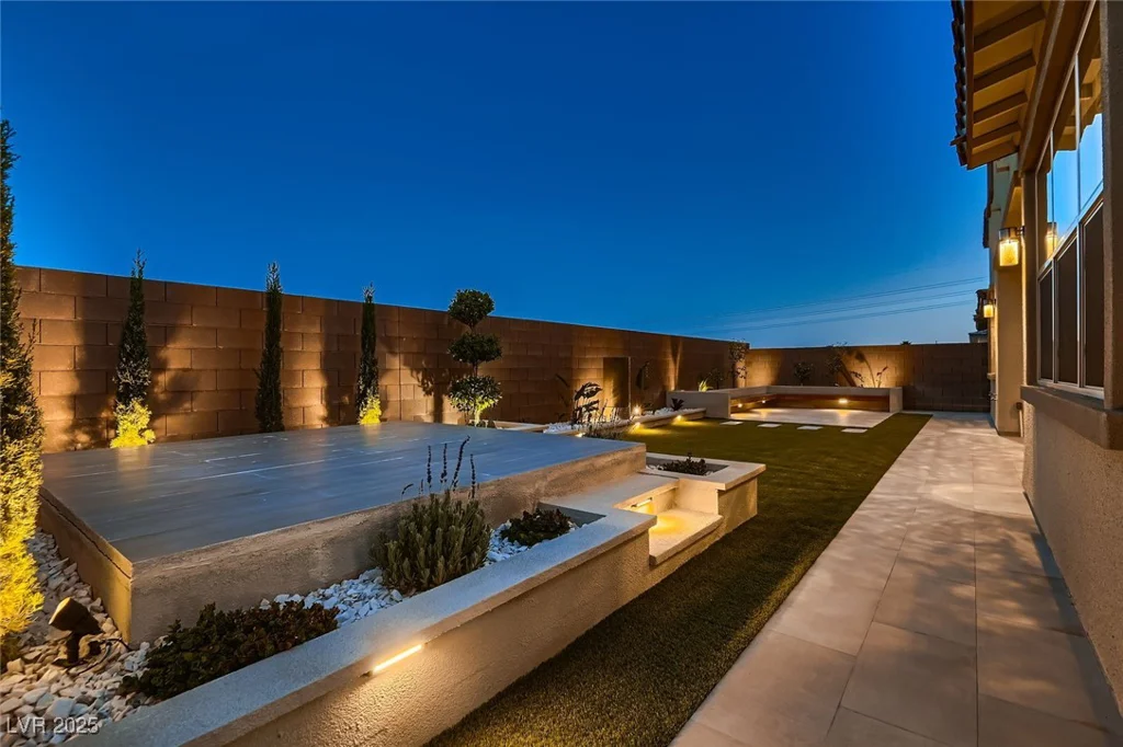 182 Robledo, Las Vegas, NV 89138