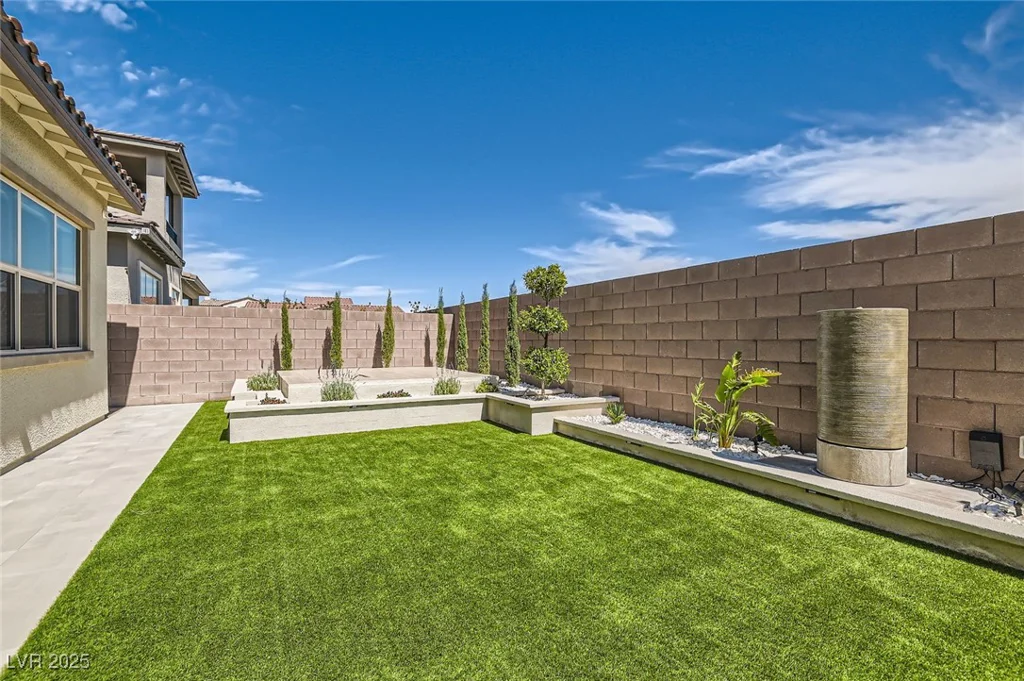 182 Robledo, Las Vegas, NV 89138
