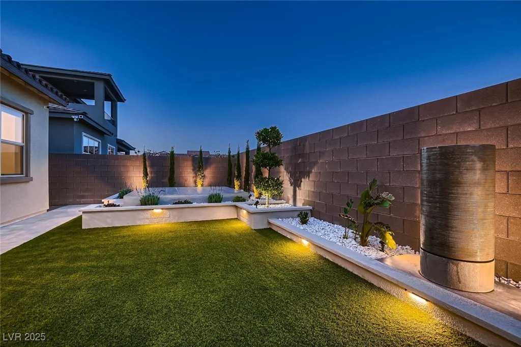 182 Robledo, Las Vegas, NV 89138