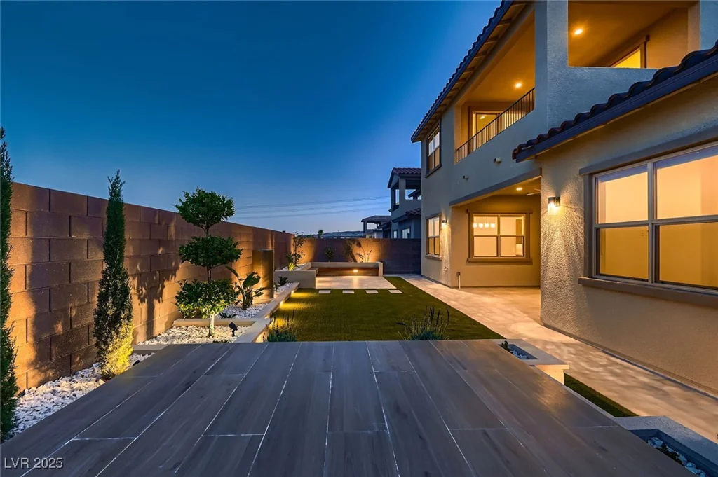 182 Robledo, Las Vegas, NV 89138