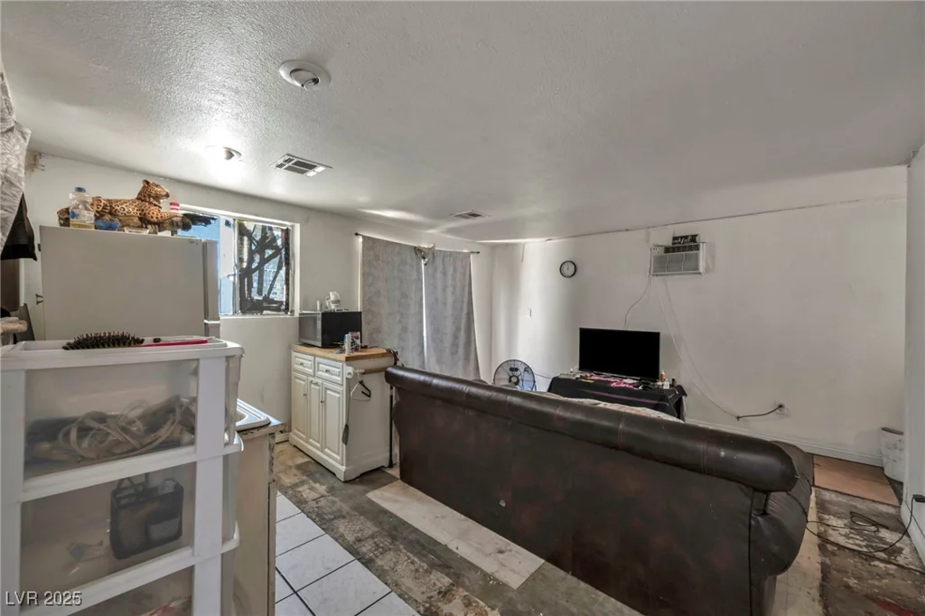 5178 Wilbur, Las Vegas, NV 89119