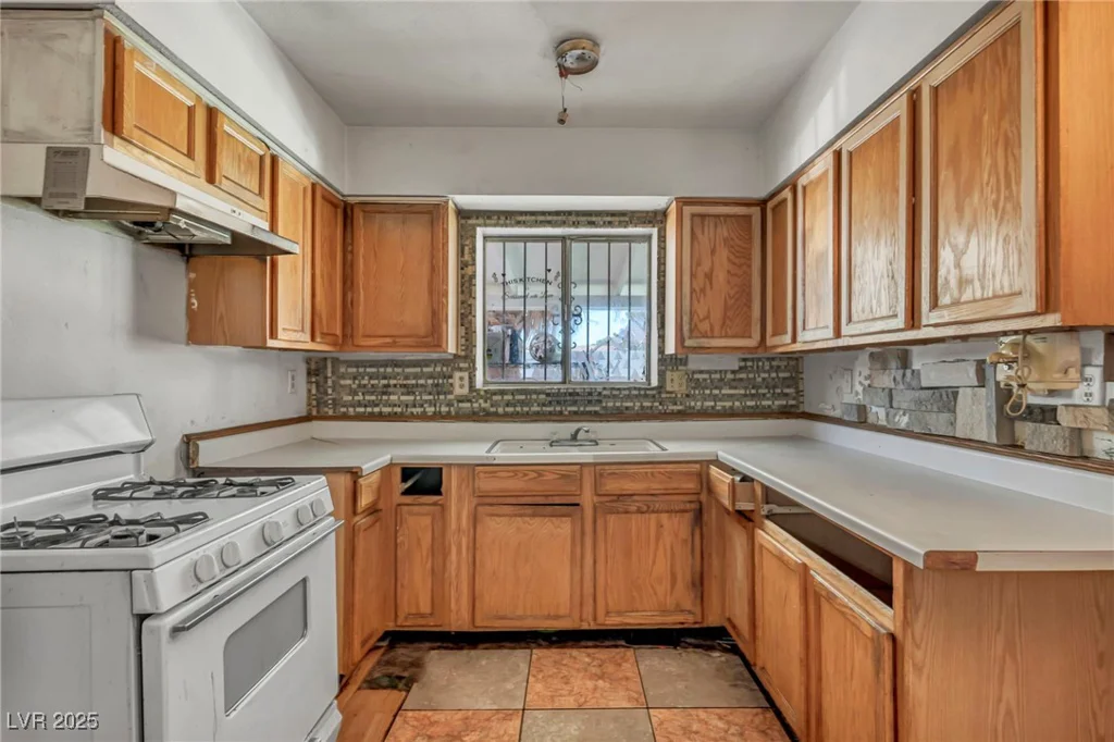 5178 Wilbur, Las Vegas, NV 89119