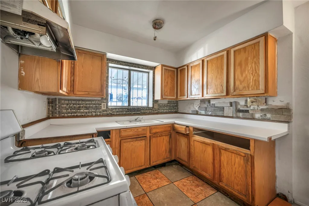5178 Wilbur, Las Vegas, NV 89119