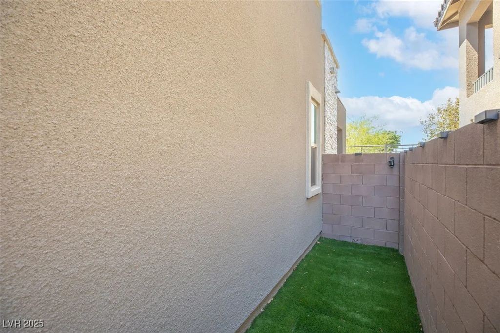 11756 Emerald Lake, Las Vegas, NV 89138