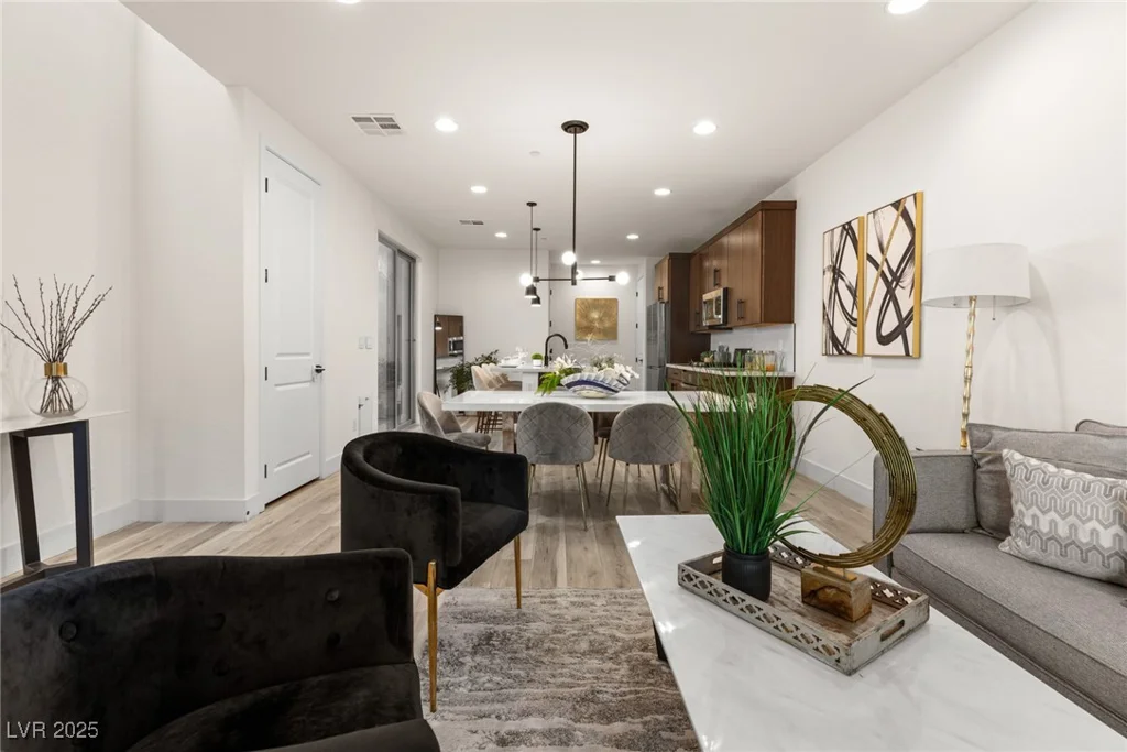 11756 Emerald Lake, Las Vegas, NV 89138