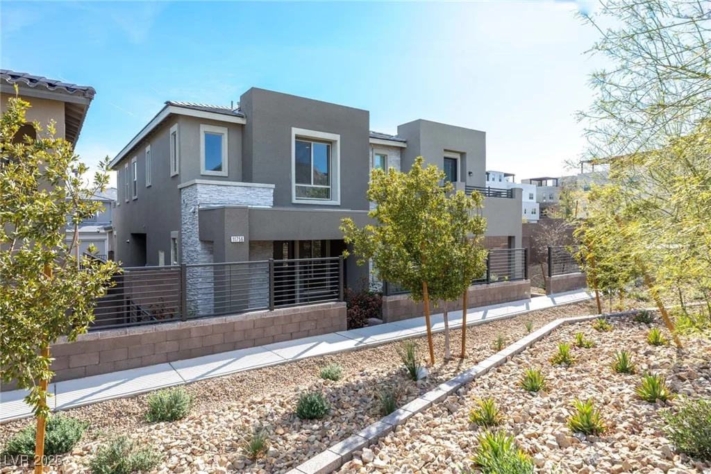 11756 Emerald Lake, Las Vegas, NV 89138