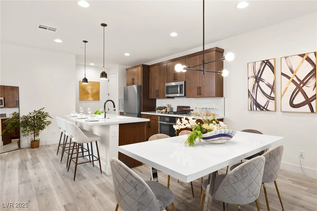 11756 Emerald Lake, Las Vegas, NV 89138