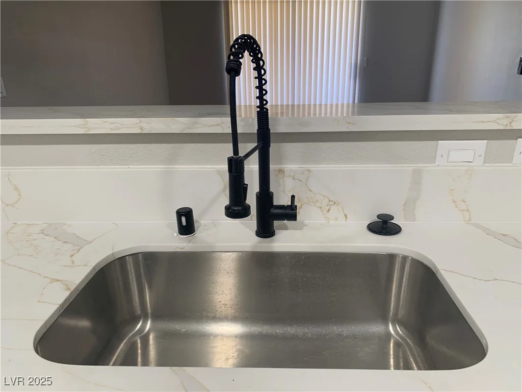 8101 Flamingo, Las Vegas, NV 89147