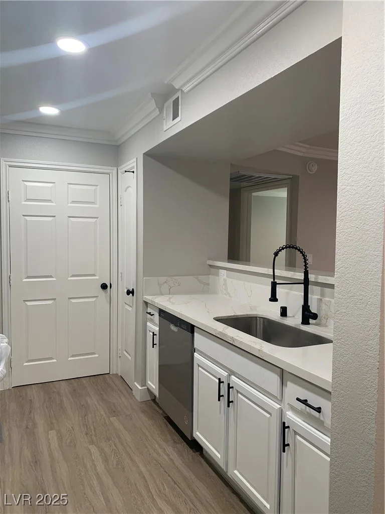 8101 Flamingo, Las Vegas, NV 89147