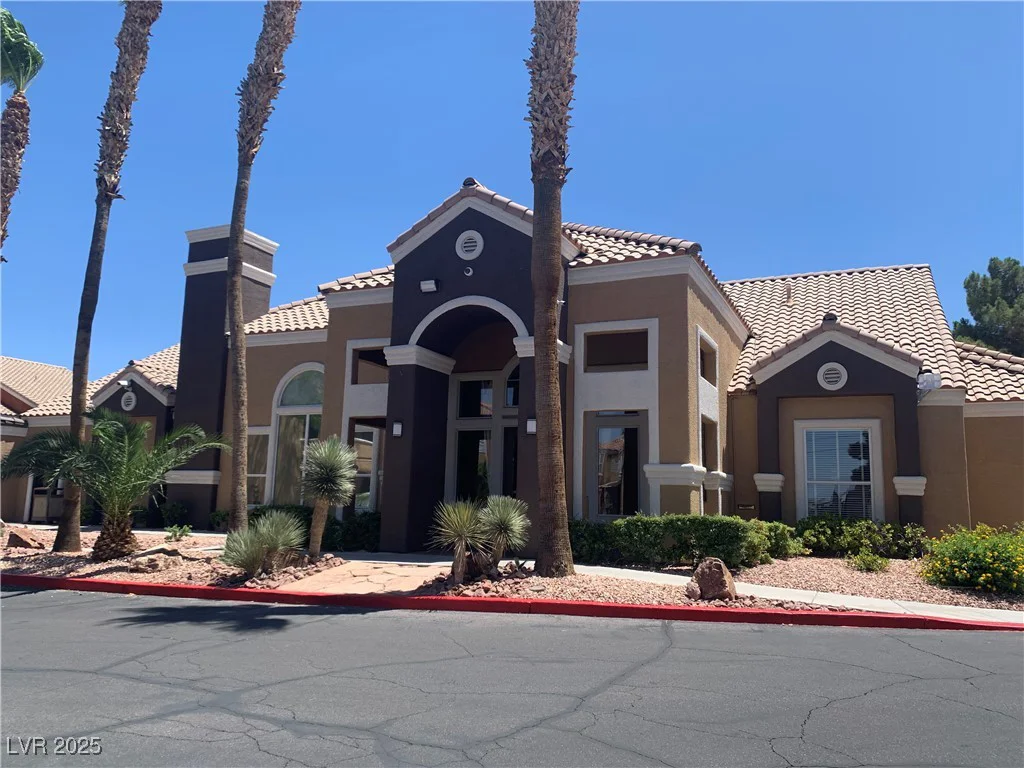 8101 Flamingo, Las Vegas, NV 89147