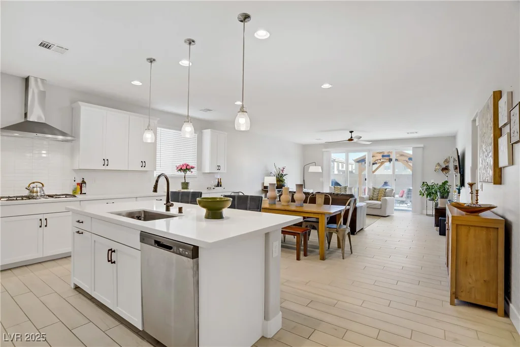 129 Barton Bay, North Las Vegas, NV 89031