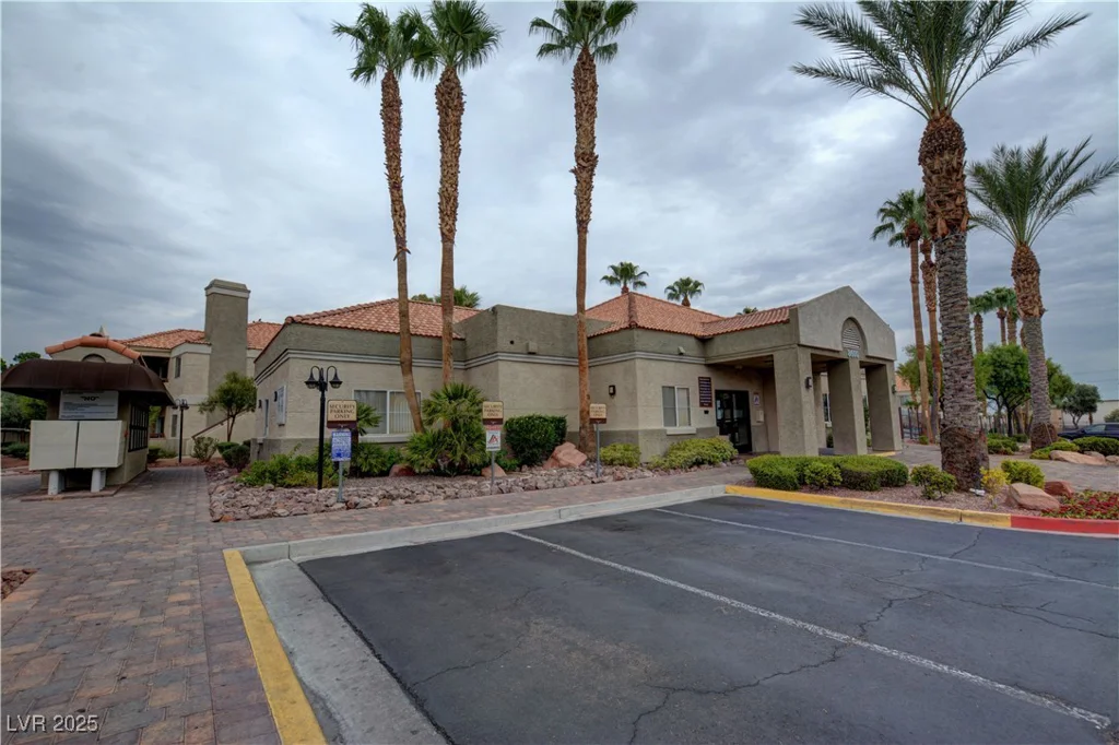 8600 Charleston, Las Vegas, NV 89117