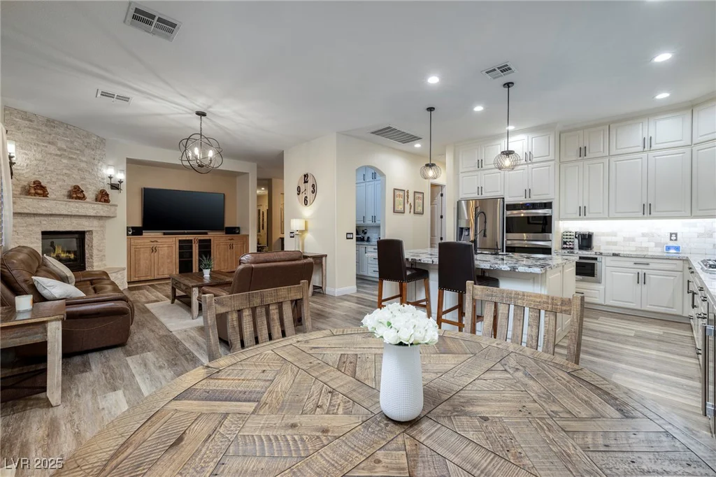 8149 Villa De La Playa, Las Vegas, NV 89131