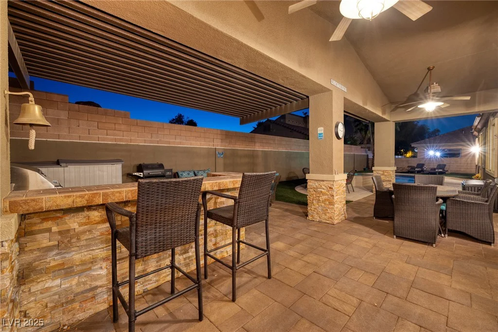 8149 Villa De La Playa, Las Vegas, NV 89131